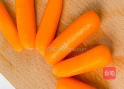 炸酱胡萝卜面的做法图解2