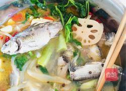 重庆酸萝卜鲫鱼的做法图解4