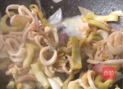 咸菜炒鱿鱼的做法图解6