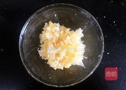 燕窝桃胶银耳糖水的做法图解3