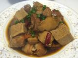 五花肉炖冻豆腐