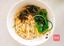 菠菜鸡肉拌面的做法图解4