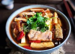 豆腐干炖腊鱼