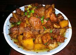 土豆红烧肉