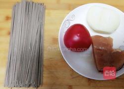 减肥餐～荞麦面条炒鸡胸肉的做法图解1