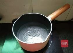 虾仁酸菜QQ面的做法图解2