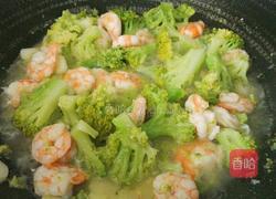 西兰花炒虾仁的做法图解14