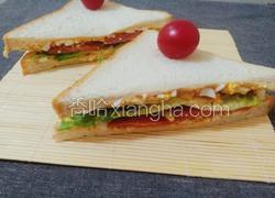 鸡蛋火腿三明治