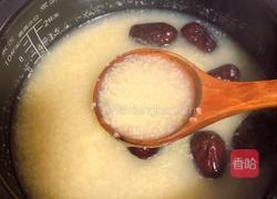 当归黄芪小米粥（补血补气药膳）的做法图解4