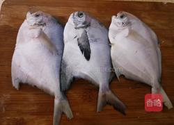 清蒸鲳鱼的做法图解1