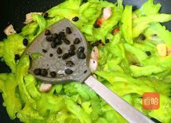 苦瓜炒肉的做法图解5