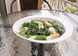 芝麻菜凤梨鸡蛋沙拉