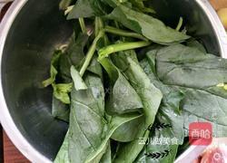 手擀菠菜面条的做法图解1