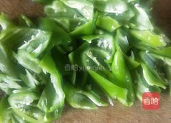 辣椒炒鸡蛋的做法图解1
