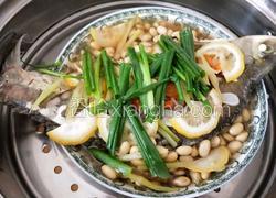 柠檬黄豆蒸鳊鱼