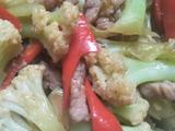 红椒肉丝炒菜花的做法[图]
