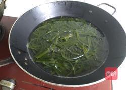 毛豆米炒海带的做法图解2