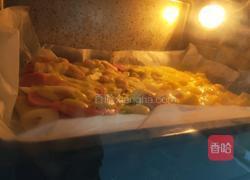 火腿鲜虾披萨的做法图解5