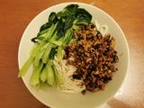 香菇肉末青菜拌面