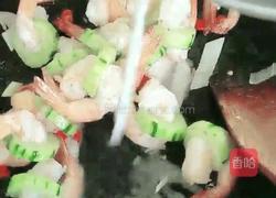 翡翠玉带虾仁的做法图解9