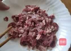 青椒鸡蛋嫩牛肉丝的做法图解1