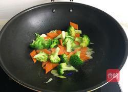 双耳炒西蓝花的做法图解7