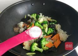 双耳炒西蓝花的做法图解9