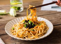 开胃销魂的鸡丝凉面