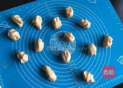 蛋黄月饼(螃蟹造型)的做法图解5