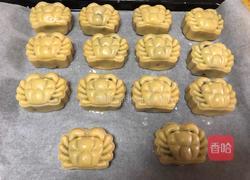 蛋黄月饼(螃蟹造型)的做法图解11