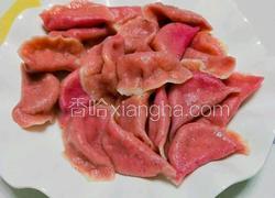 火龙果皮猪肉洋葱馅煮饺子