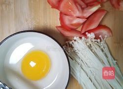 金针菇西红柿蛋面线的做法图解1