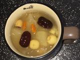 银耳雪梨莲子羹