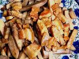 香芋炒五花肉的做法[图]
