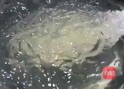 燕窝泡发及炖煮的做法图解5