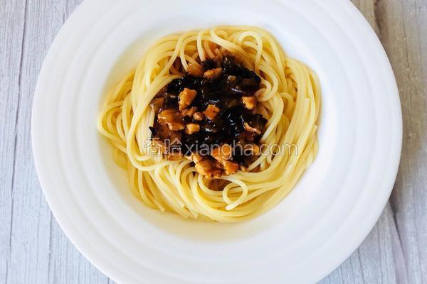 木耳肉丁意大利面