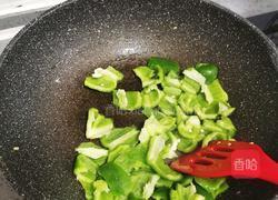 菜椒炒鸡蛋的做法图解5