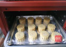 莲蓉蛋黄月饼的做法图解9