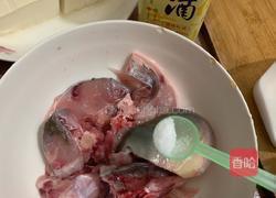 鱼头嫩豆腐汤的做法图解1