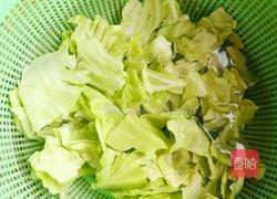 不用猪油味精也能超香简单好吃的手撕包菜的做法图解1