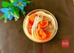 金针菇番茄椰汁牛骨汤的做法图解1