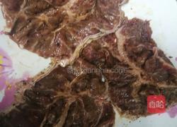 豪华牛排干酪三酱有机食蔬汉堡的做法图解3