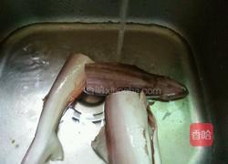 芹菜沙鱼汤的做法图解4