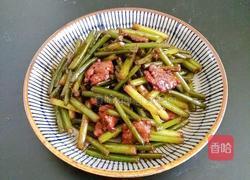 快手好吃的下饭菜蒜苔炒肉的做法图解6