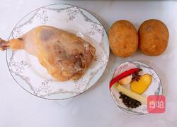鸡腿烧土豆的做法图解1