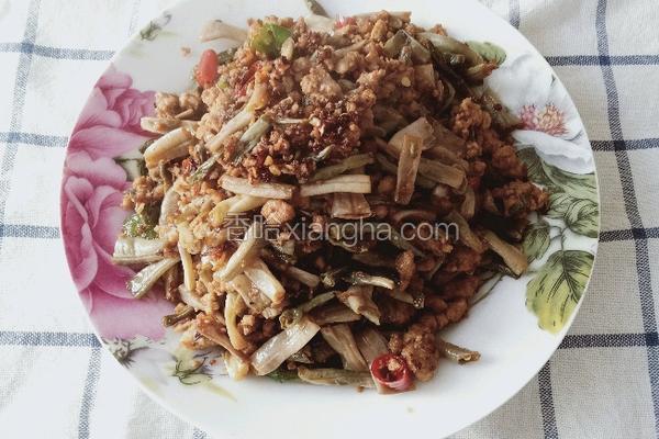 卜豆角炒肉末