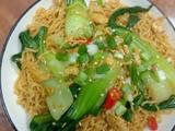 青菜鸡蛋炒面