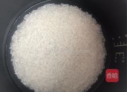 电饭锅焖饭的做法图解1