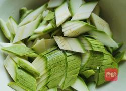 西葫芦炒鸡蛋的做法图解1