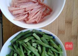 速成肉丝干煸豆角的做法图解1
